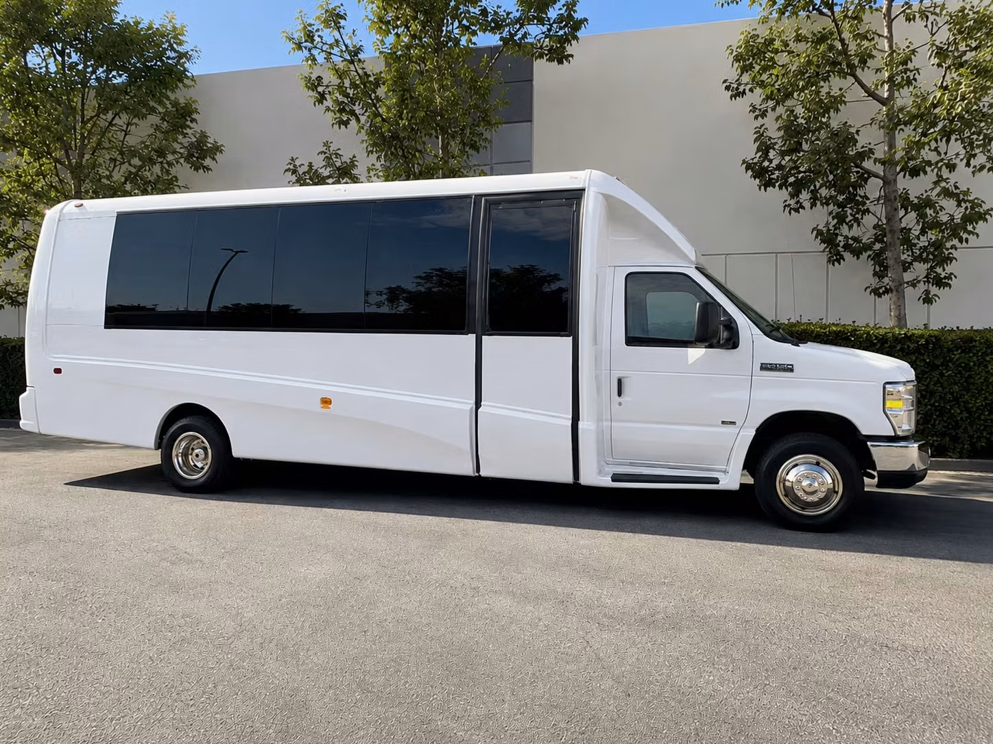 bus rentals for everett concerts music festival
