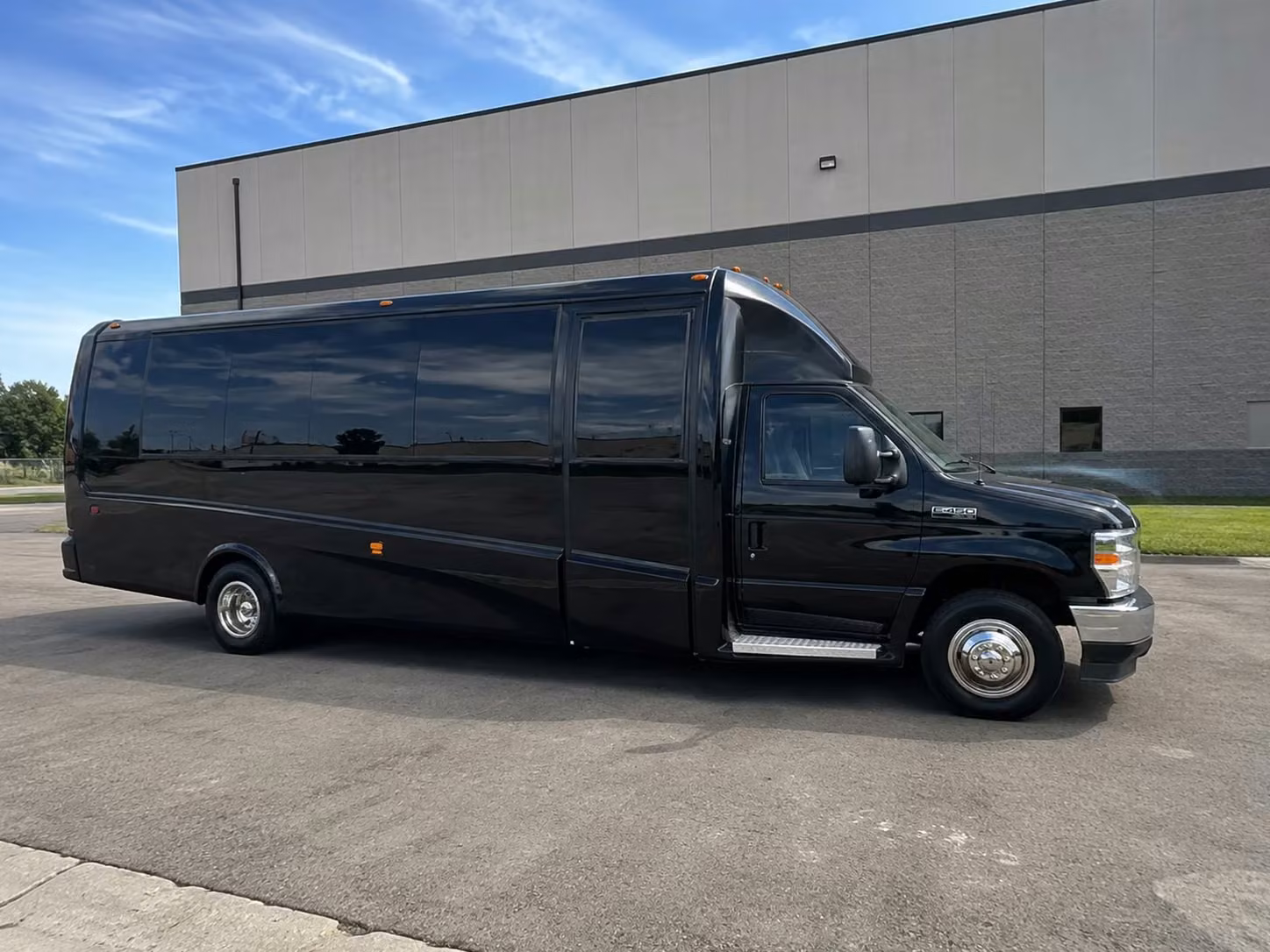 event transportation bus rentals in everett