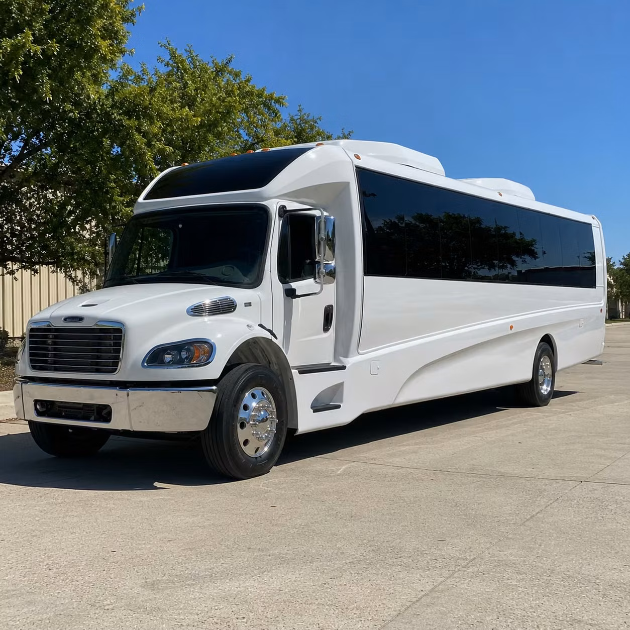 everett 30 passenger minibus rental