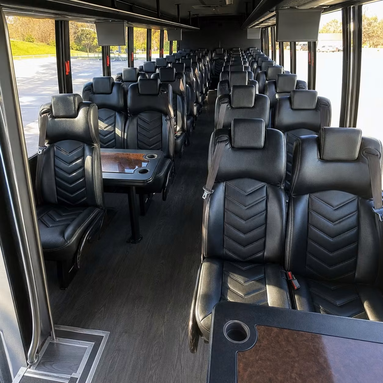 everett 35 passenger minibus rental