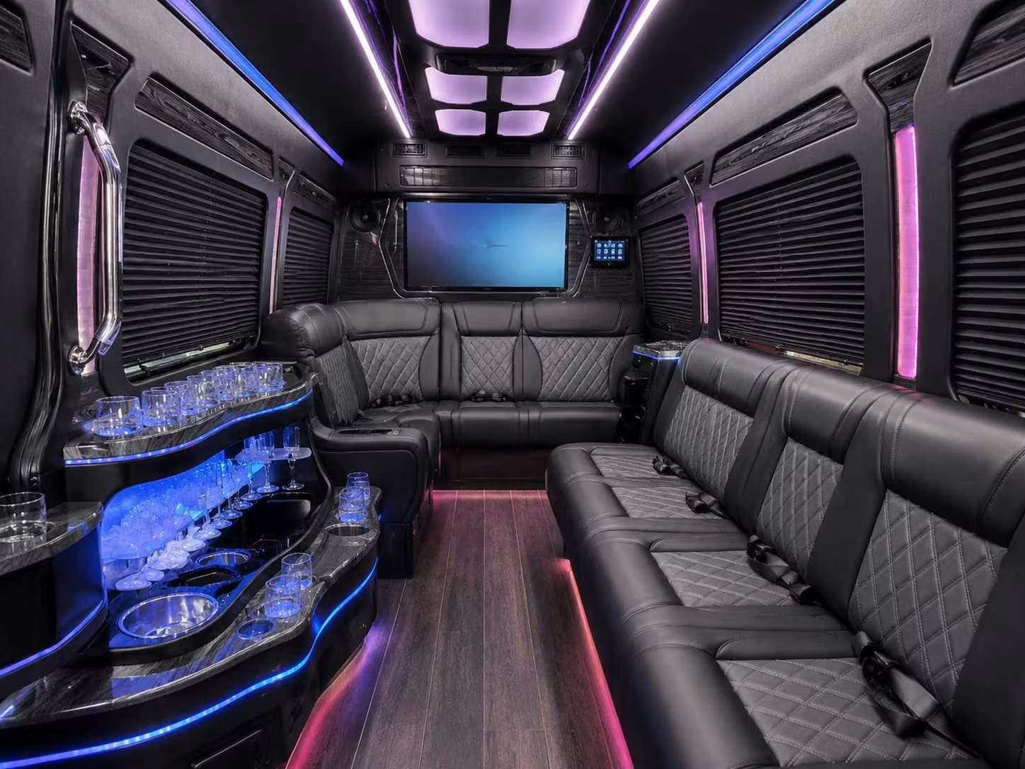 everettcharterbus com is how everett groups get to angel of the winds arena events