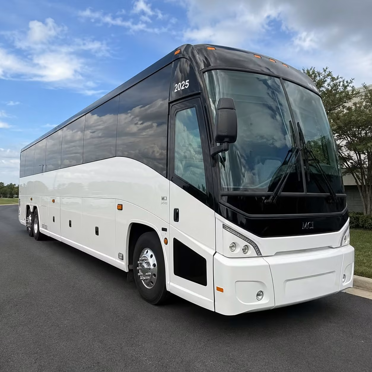 school field trip charter bus rentals in everett