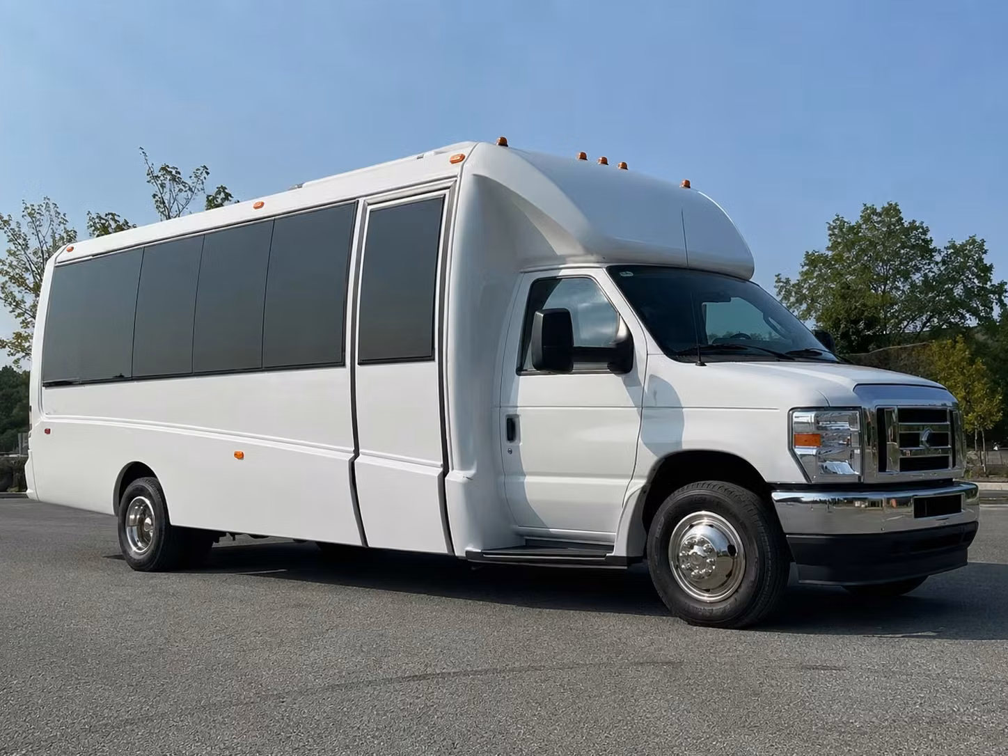 wedding bus rentals in everett